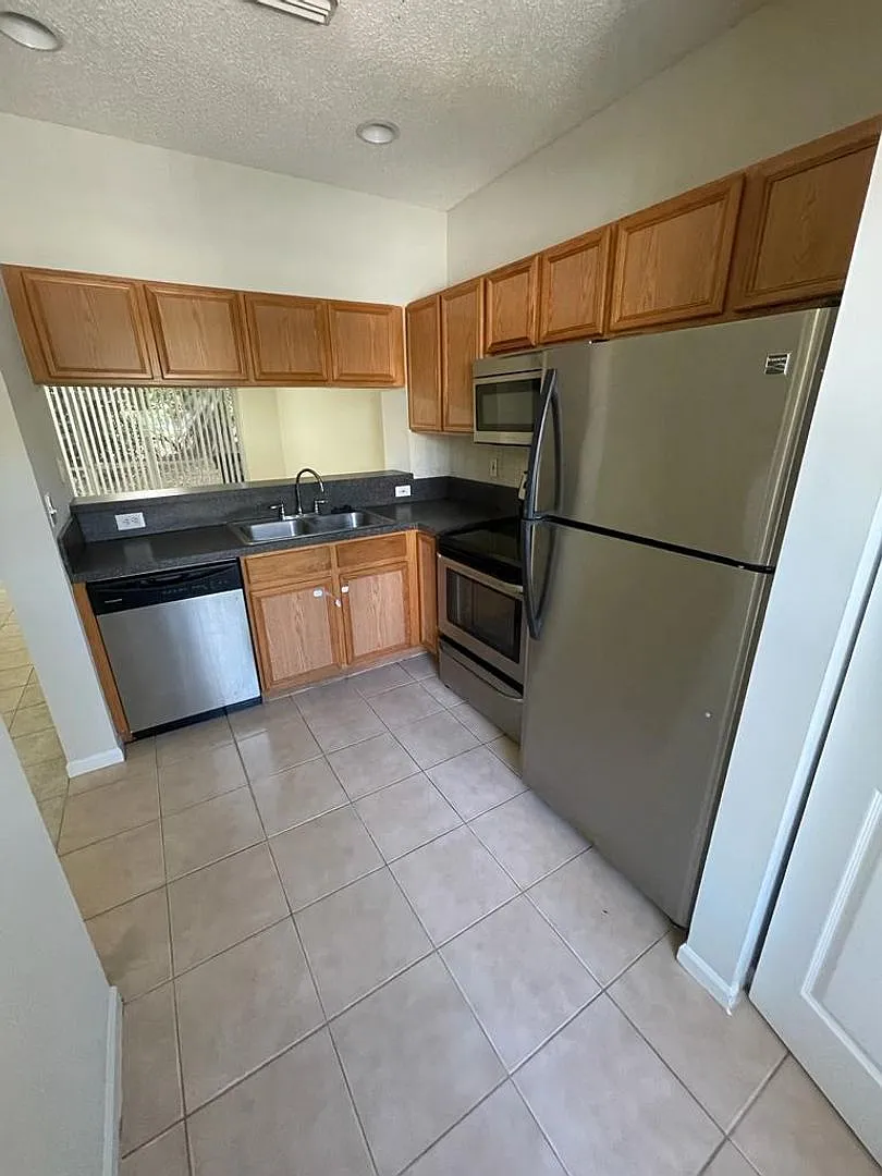 5051 Palmbrooke Cir — Photo 3