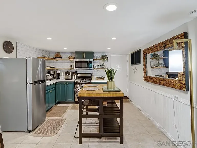 5438 Gilbert Dr #C — Photo 8