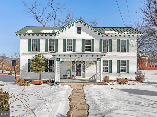 287 E Main St, Romney, WV 26757