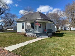 609 NW 3rd St, Aledo, IL 61231