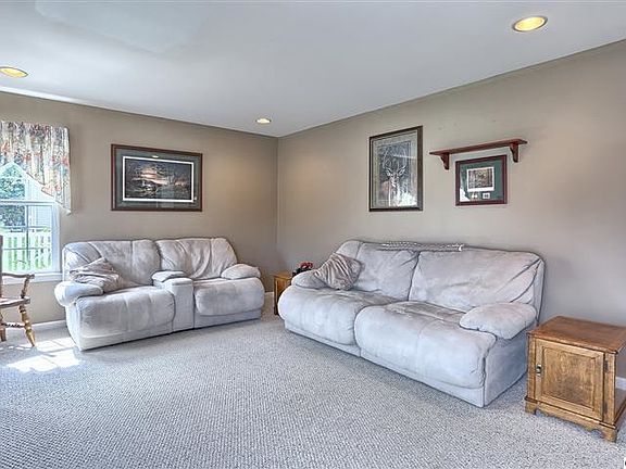 4th image of 188 Martel Cir