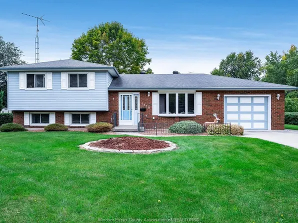 1379 Oxford Ave, Kingsville, ON N9Y 2G7