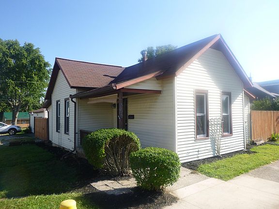 3rd image of 454 Arlington Ave