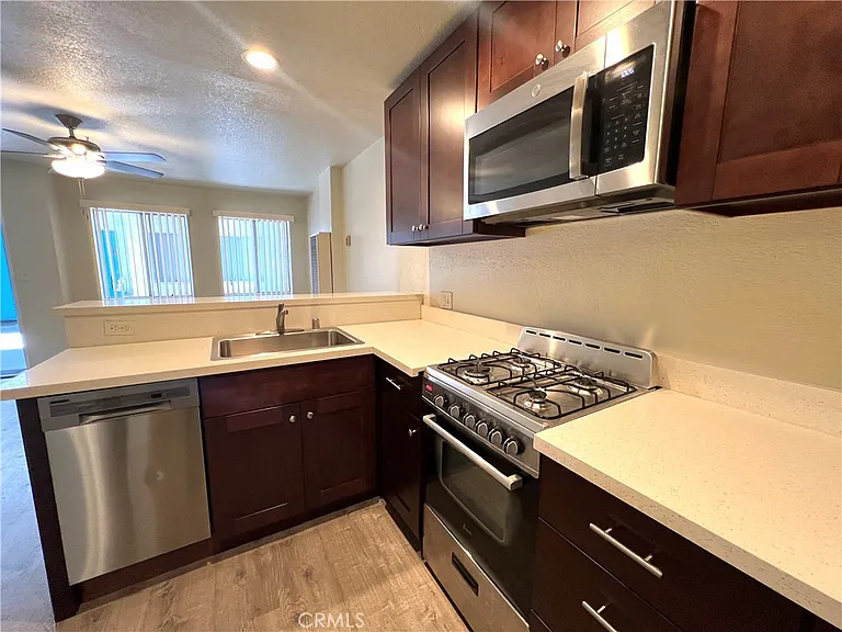 4307 W 142nd St #9 — Photo 8