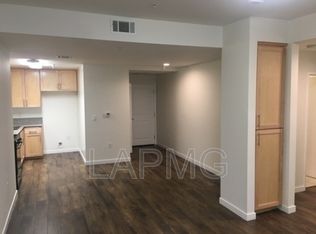 6816 Independence Ave APT 205, Canoga Park, CA 91303