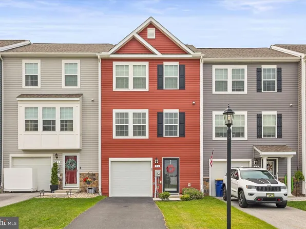 96 Ayrshire Dr, Hanover, PA 17331