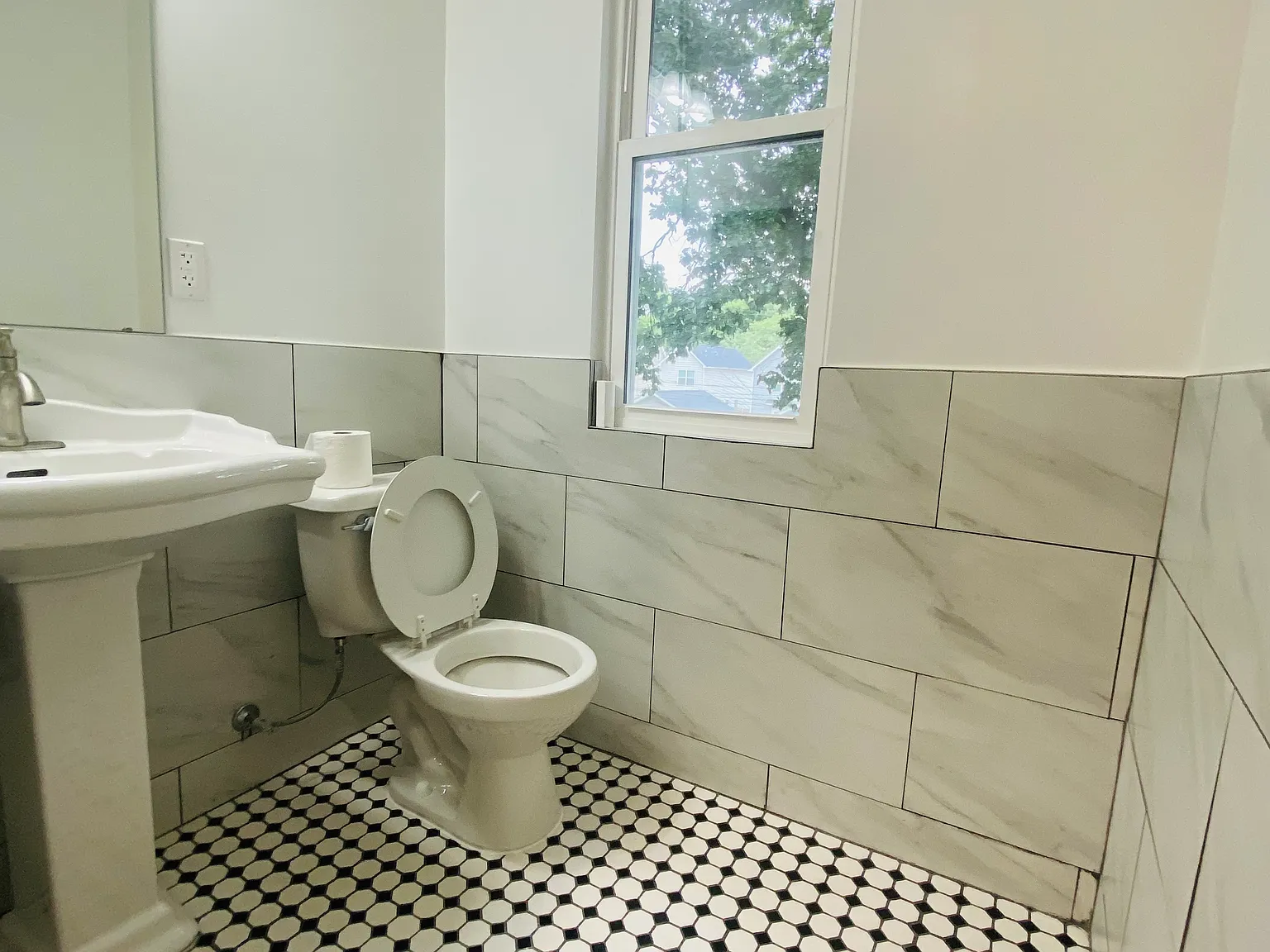 2 bed, 784 sqft, $1,250 — Photo 3