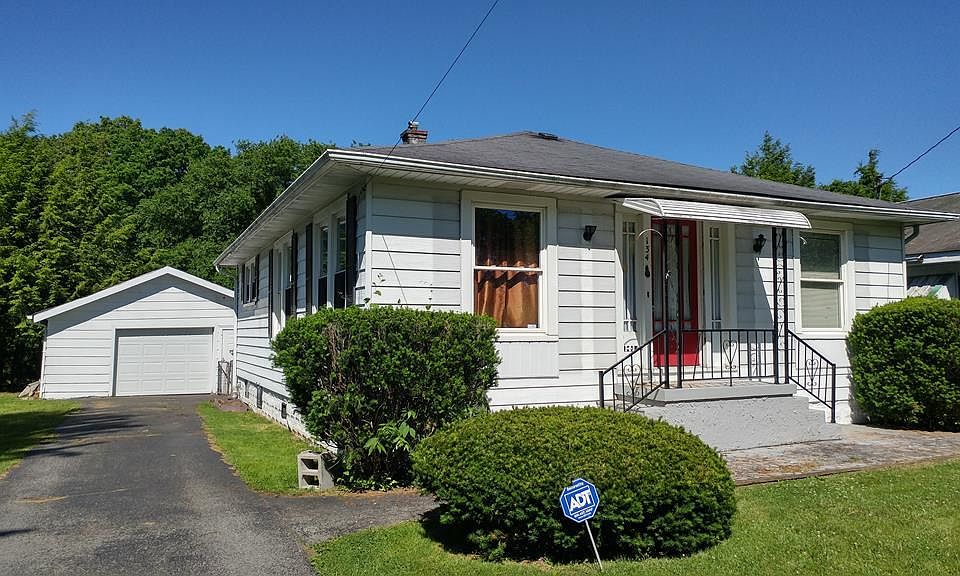 1st image of 134 Woodlawn Ave