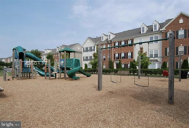 206 Heathwalk St #B — Photo 26