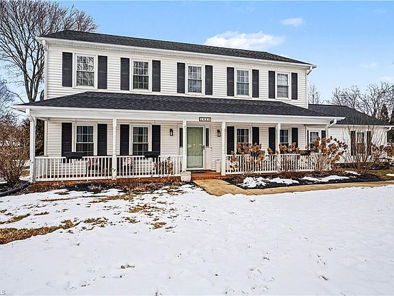 3rd image of 1423 Spring Hill Cir