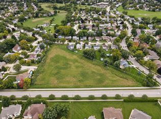 24W737 Central Ave, Roselle, IL 60172