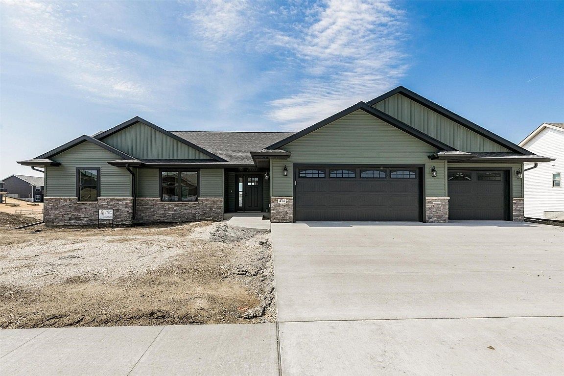 434 Council St, Anamosa, IA 52205 Zillow