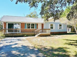 396 Hickory Point Rd, Hampstead, NC 28443