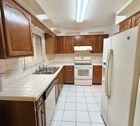 5th image of 101 Grand Plaza Dr APT F4