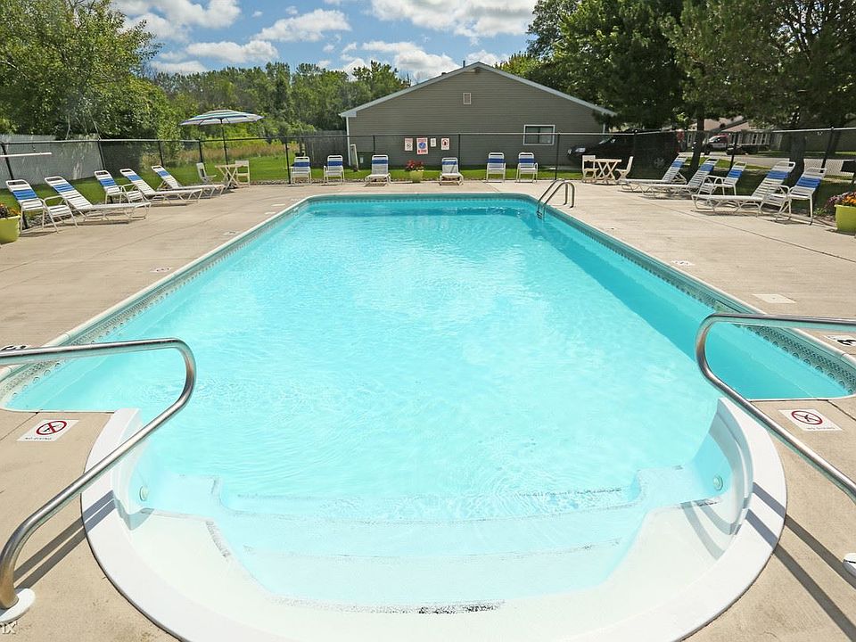 Eagle Ridge Villas 1924 S Villa Ct Essexville, MI Zillow Apartments for Rent in Essexville