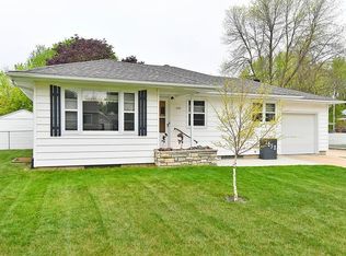 1058 Grandview Ave, Owatonna, MN 55060