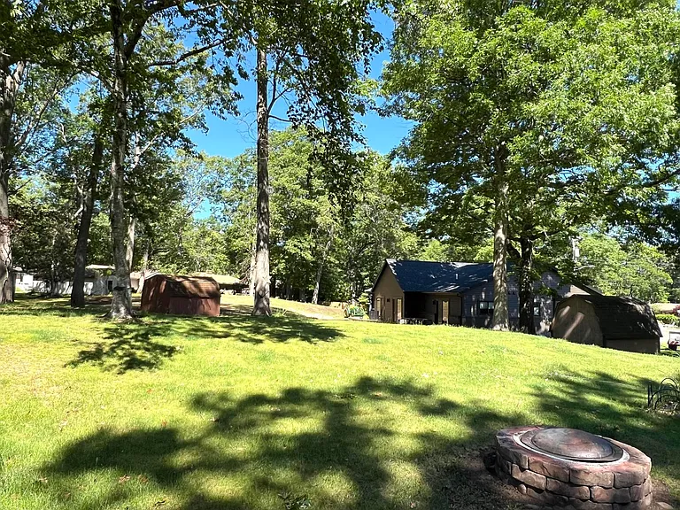 3031 Country Club Dr — Photo 30