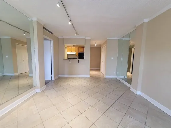 2285 Peachtree Rd NE, Atlanta, GA 30309