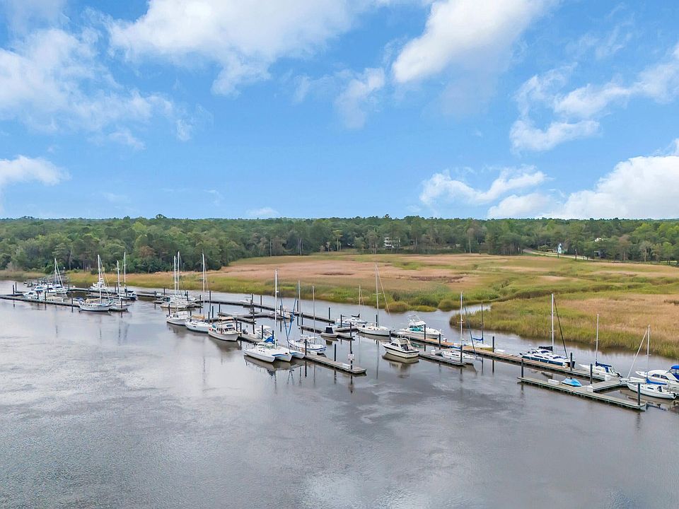 1st image of 255 Madison Dr