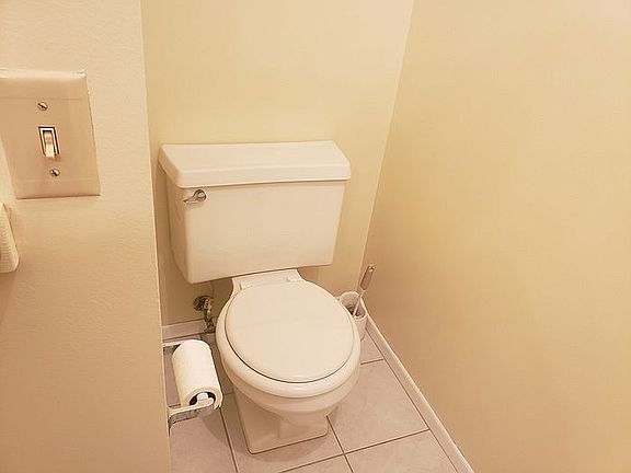 4th image of 6077 S Clara Dr