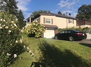 1722 Eastbrook Rd, New Castle, PA 16101