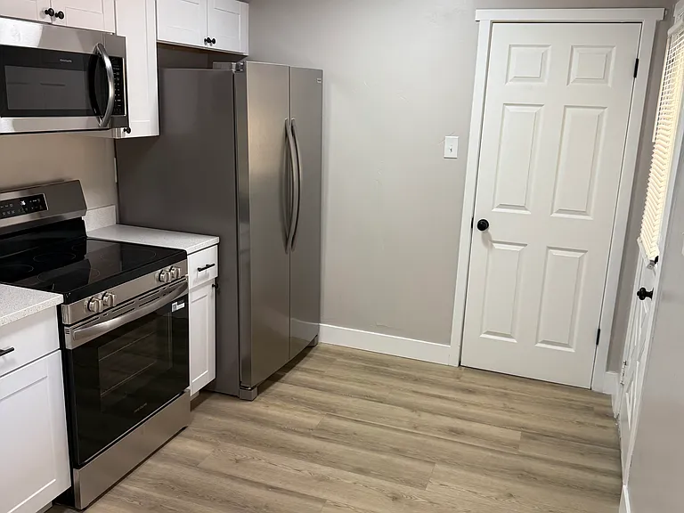 924 S 1200 W — Photo 2