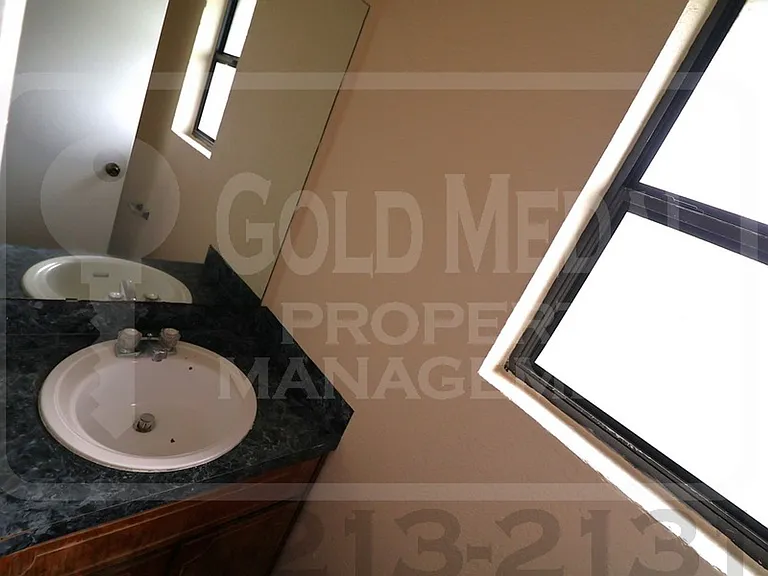 1106 Leslie Cir — Photo 4