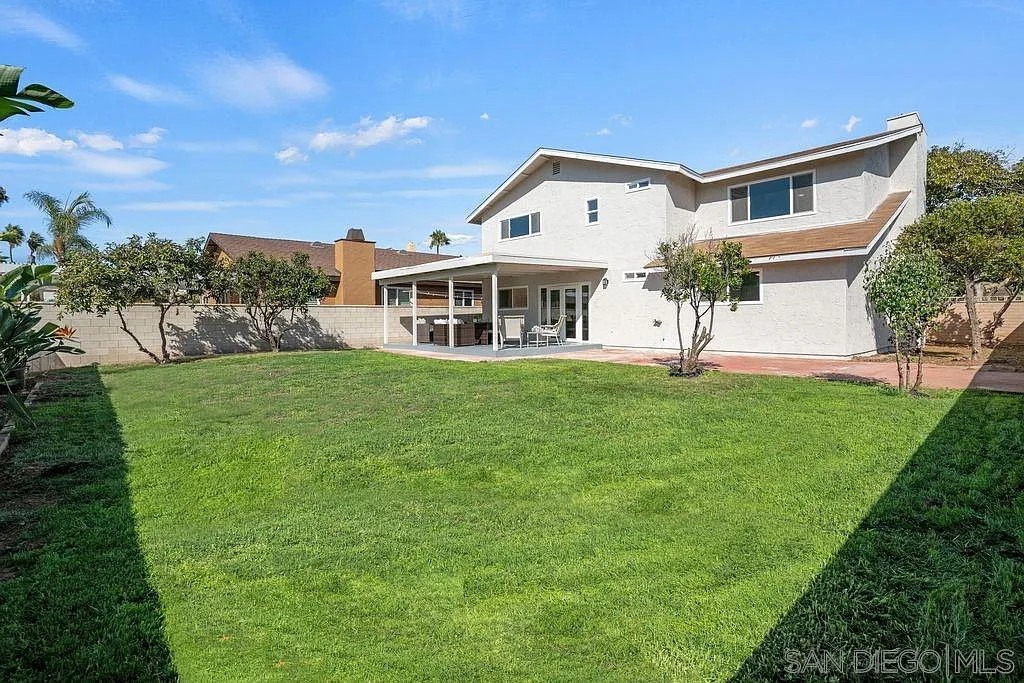 5 bed, 2300 sqft, $5,200 — Photo 2