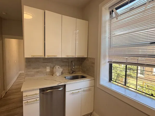 303 58th St #10E, West New York, NJ 07093