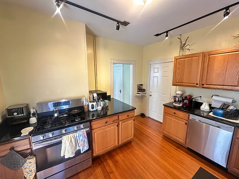 24 Norris St #2 — Photo 9