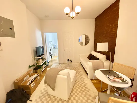 Rented by J PRESTON AND ASSOCIATES INC | media 8