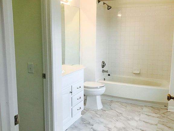 5th image of 8214 Catbird Cir Unit 101