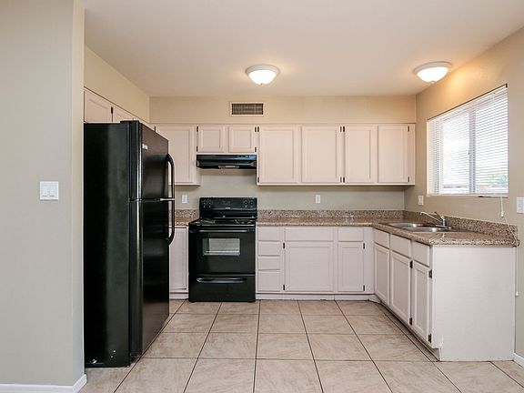 5th image of 3322 E Carol Ave