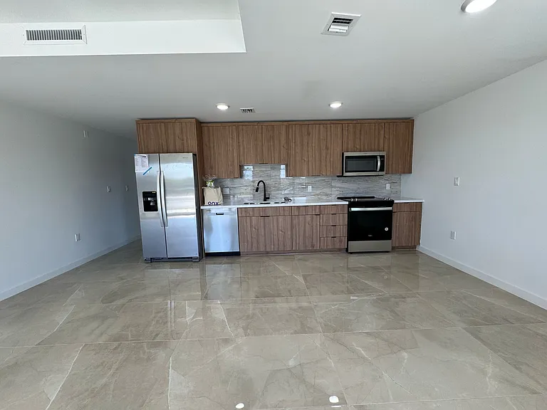 26151 SW 147th Ave — Photo 24