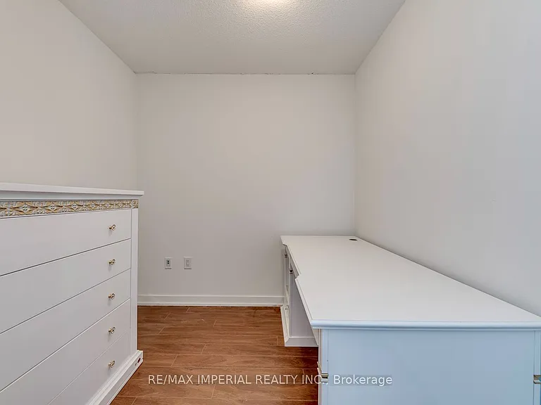 25 Capreol Ct #2510 — Photo 26