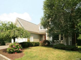 6 Barry Ave #B, Ridgefield, CT 06877