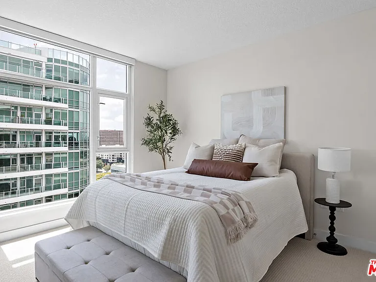3141 Michelson Dr #1506 — Photo 26