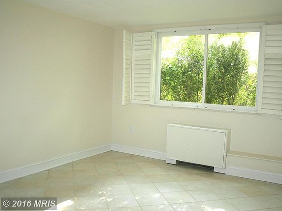 5th image of 4800 Chevy Chase Dr APT 102