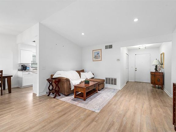 4th image of 8127 SW 12th Pl