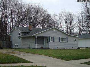 233 E Overlook Dr, Eastlake, OH 44095