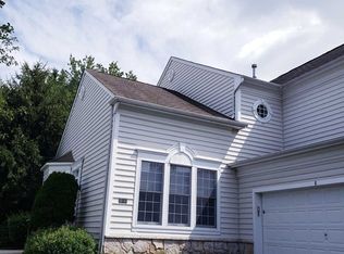 8 Thistle Dr #8, Paramus, NJ 07652