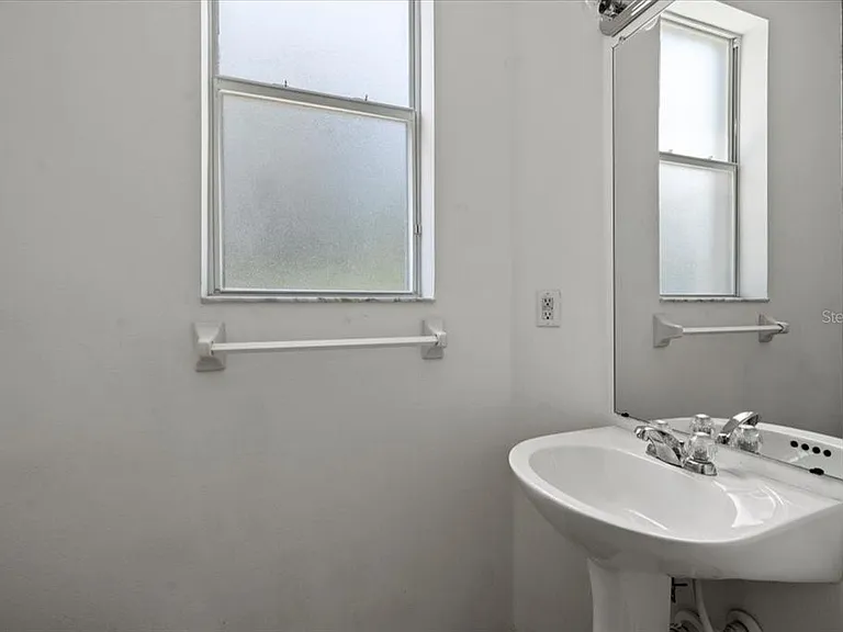 13133 Haverhill Dr — Photo 23