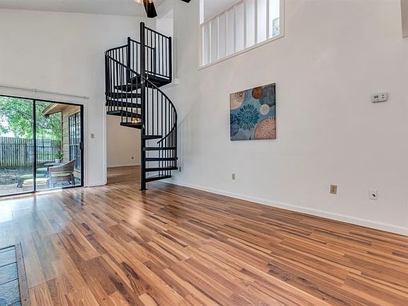 5th image of 1203 Hazelton St