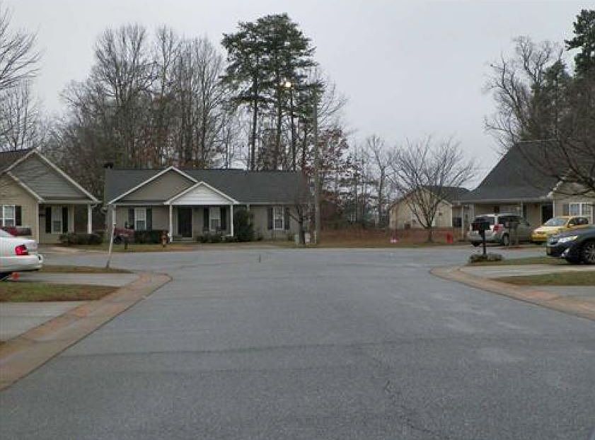 2nd image of 215 Madi Ct