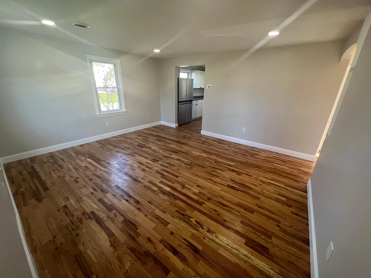 3 bed, 1200 sqft, $1,815 — Photo 2