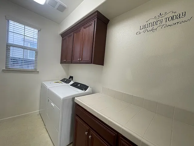465 W Saint Francis Ave — Photo 16