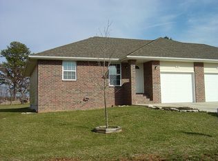 126 E Terrace Ct, Sparta, MO 65753