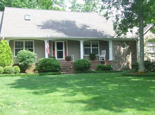 172 Woodcliff Cir, Signal Mountain, TN 37377