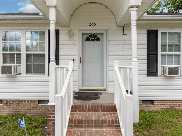 205 Person St, Oxford, NC 27565