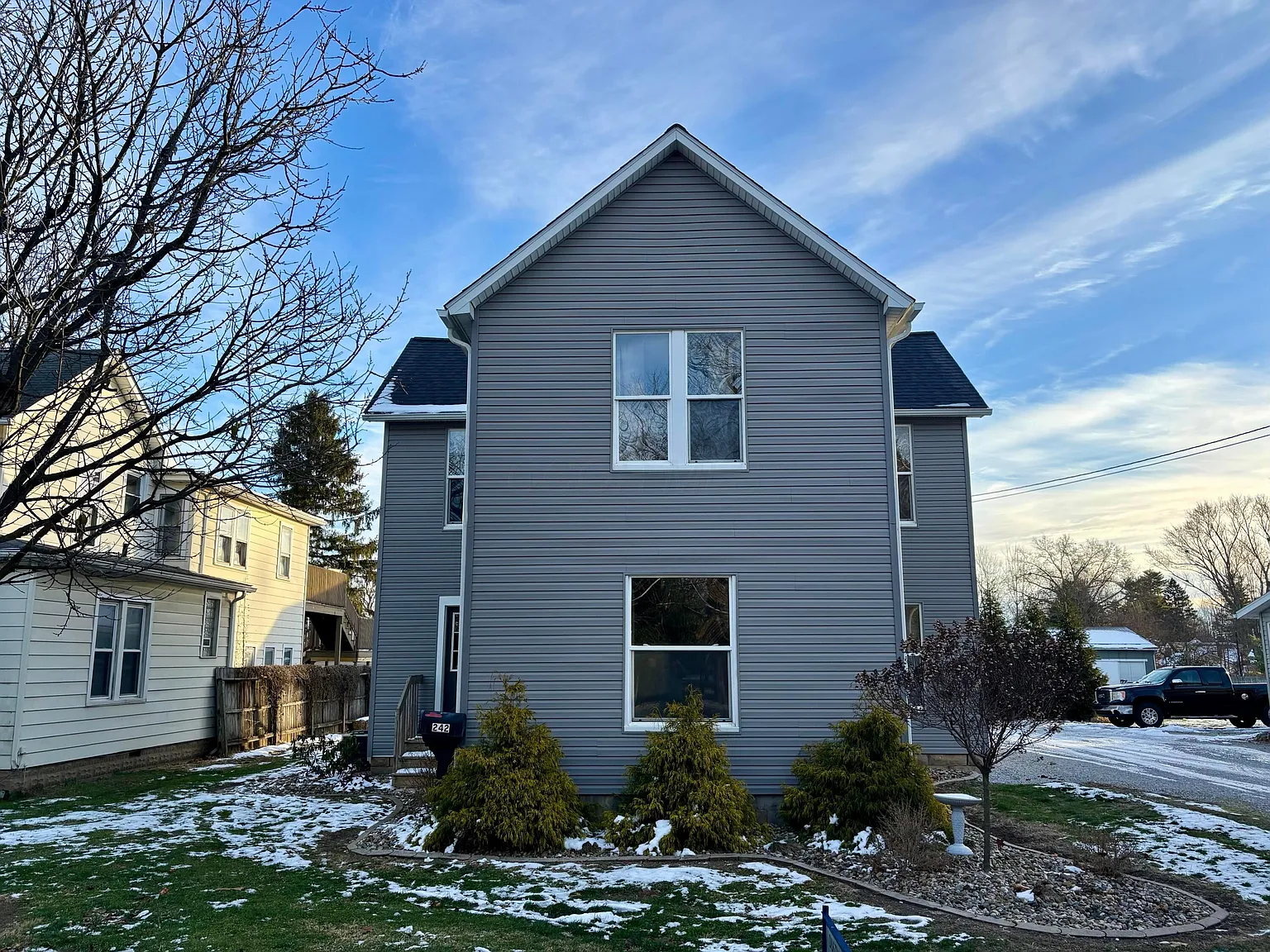 242 Newark Rd photo 1